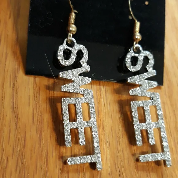 3 for $15 Gold Sweet Rhinestone Earrings - Picture 4 of 5